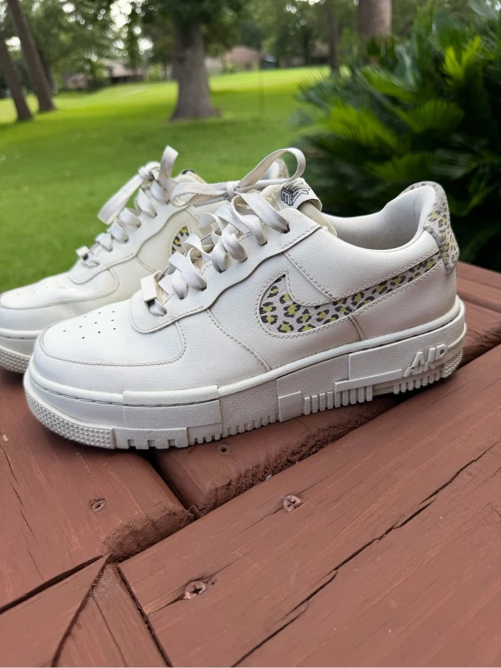 Nike Air Force 1 Pixel SE White Leopard Animal Print Sneakers Women’s 8.5